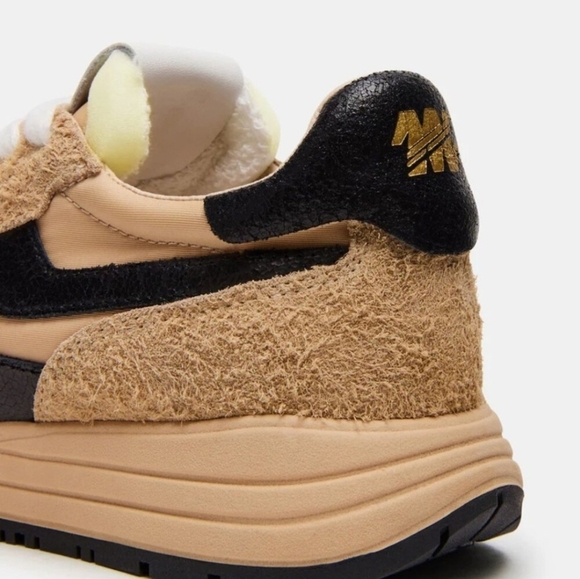 💛🔹️ STEVE MADDEN🔹️ Suede Burst Sneakers in tan/black for women - Picture 3 of 8